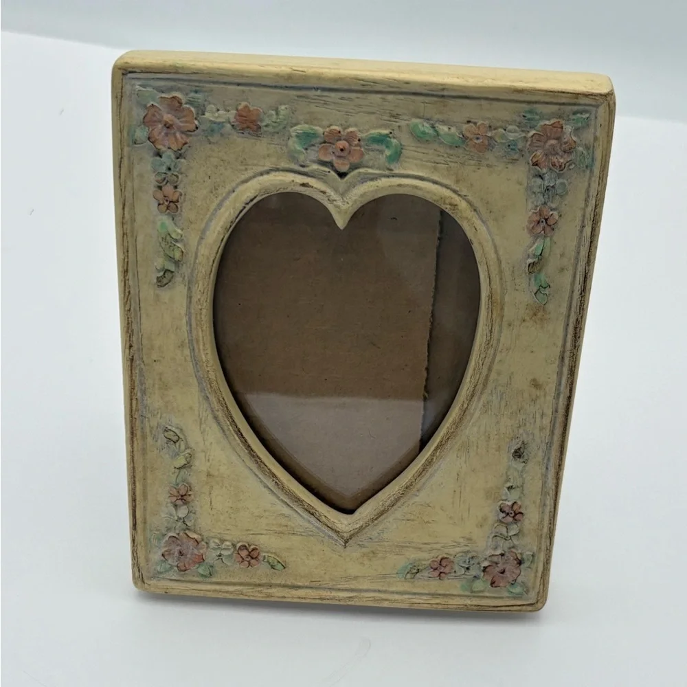 Vintage Floral Heart Frame